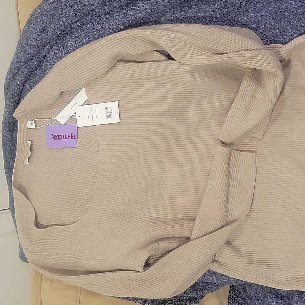 VINCE Sweater -New with tags- 100% Cashmere